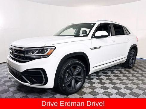 Used 2020 Volkswagen Atlas Cross Sport SE w/ Panoramic Sunroof Package FWD image 3