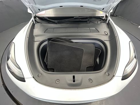 Used 2022 Tesla Model Y Long Range AWD/4WD image 44