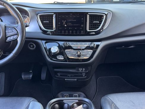 Used 2019 Chrysler Pacifica Touring-L Plus w/ Advanced Safetytec Group image 7