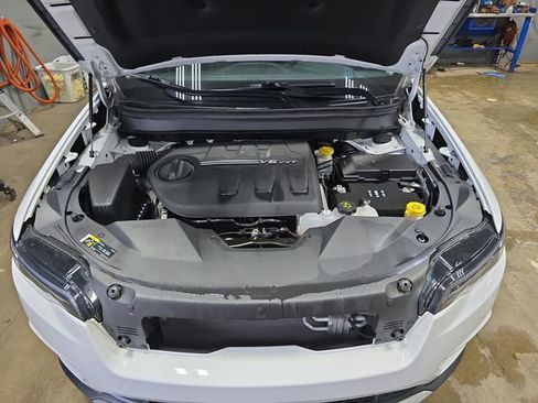 Used 2020 Jeep Cherokee Limited image 30