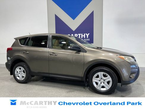 Used 2013 Toyota RAV4 LE FWD image 4