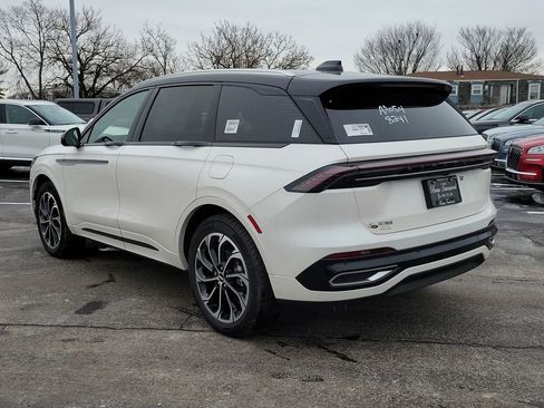 New 2026 Lincoln Nautilus Reserve image 6