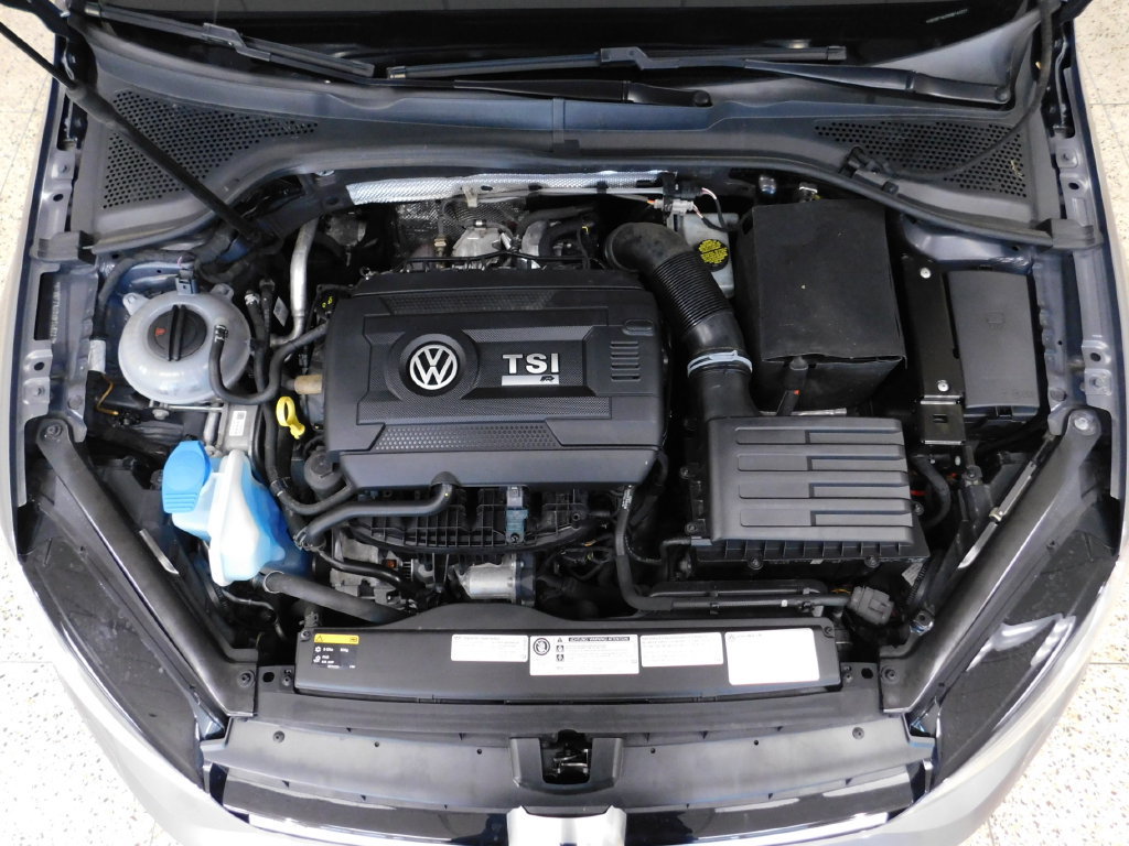 Used 2017 Volkswagen Golf 4-Door AWD/4WD image 10