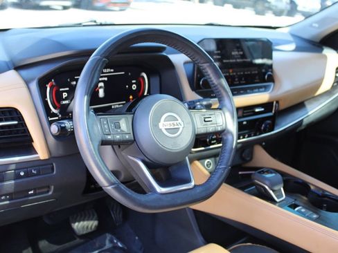 Used 2021 Nissan Rogue Platinum image 19