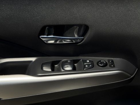 Used 2019 Nissan Kicks SR w/ SR Premium Package FWD image 25