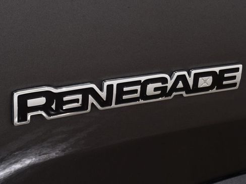 Used 2017 Jeep Renegade Latitude AWD/4WD image 24
