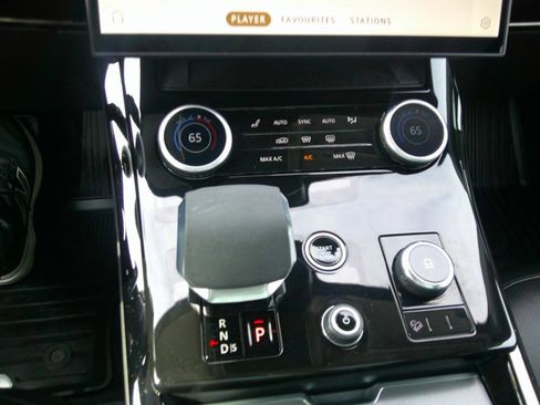 Used 2023 Land Rover Range Rover Sport SE image 28