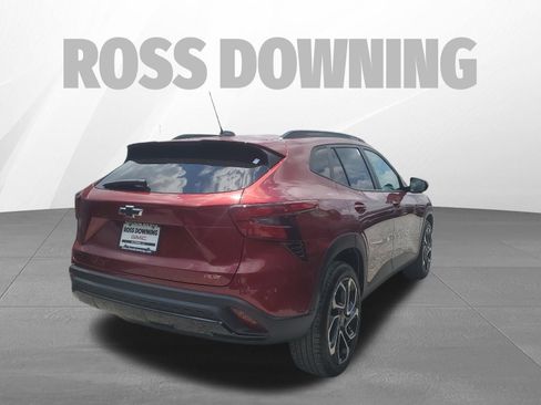 Used 2024 Chevrolet Trax RS w/ Sunroof Package FWD image 4
