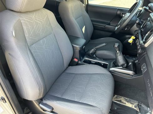 Used 2019 Toyota Tacoma TRD Off-Road image 13