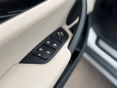 Used 2015 BMW X1 sDrive28i RWD image 16