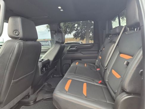 Used 2025 GMC Sierra 2500 AT4 w/ AT4 Premium Plus Package image 14