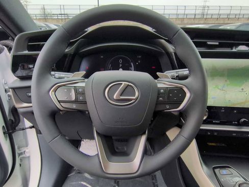 Used 2025 Lexus RZ 450e AWD/4WD image 25