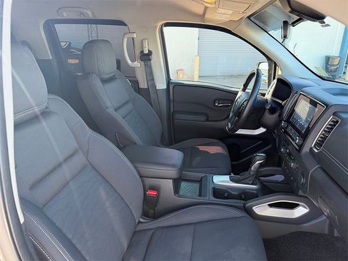 Used 2024 Nissan Frontier SV w/ SV Convenience Package image 14
