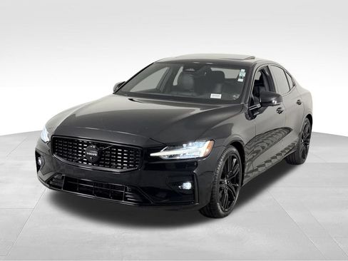Used 2023 Volvo S60 B5 Plus w/ Climate Package AWD/4WD image 4