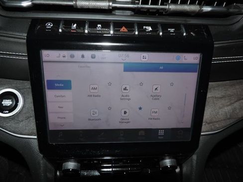 Used 2022 Jeep Grand Cherokee L Limited image 27