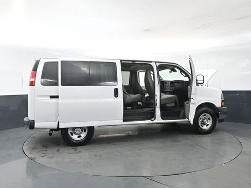 Used 2019 Chevrolet Express 3500 LT w/ LT Preferred Equipment Group image 27