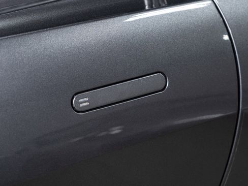 Used 2021 Aston Martin V8 Vantage Coupe image 45