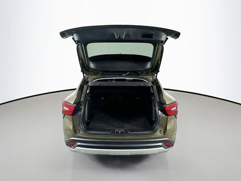 Used 2024 Chevrolet Trax LT w/ LT Convenience Package image 28