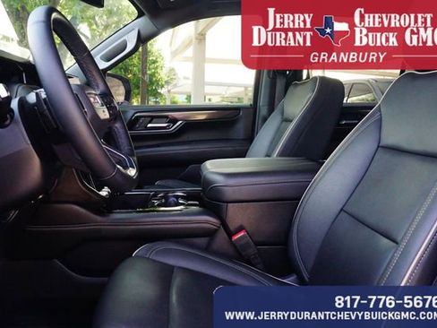 Used 2025 GMC Yukon Elevation w/ LPO, Elevation Black Package AWD/4WD image 17