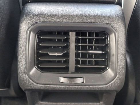 Used 2025 Volkswagen Taos SE image 20