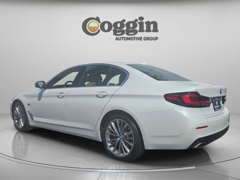 Used 2023 BMW 530e w/ Convenience Package RWD image 3