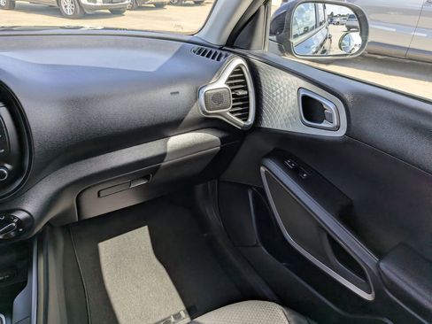 Certified 2022 Kia Soul LX FWD image 17