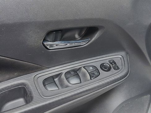 Used 2025 Nissan Versa SV FWD image 17