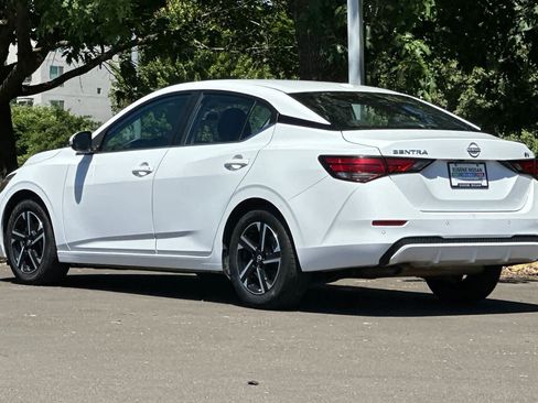Used 2024 Nissan Sentra SV FWD image 6