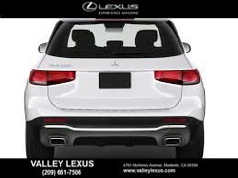 Used 2021 Mercedes-Benz GLB 250 4MATIC image 8