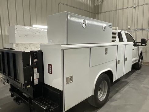 Used 2023 Ford F350 XL w/ XL Chrome Package image 20