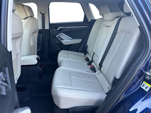 Used 2022 Audi Q3 2.0T Premium image 16