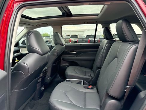 Certified 2026 Toyota Grand Highlander Platinum image 24