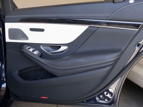 Used 2016 Mercedes-Benz S 550 Sedan image 22