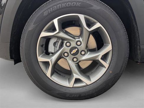 Used 2025 Chevrolet Trax LT image 21