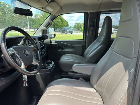 Used 2019 Chevrolet Express 3500 LS RWD image 17