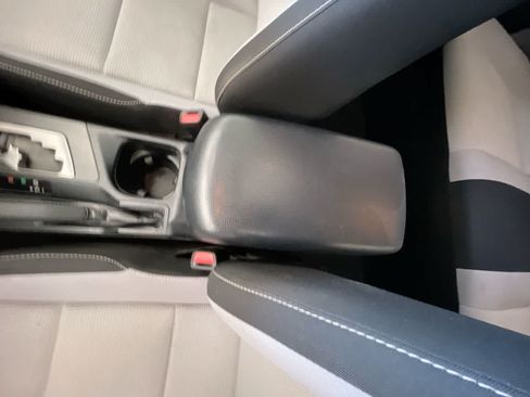 Used 2017 Toyota RAV4 XLE w/ Convenience Package AWD/4WD image 21