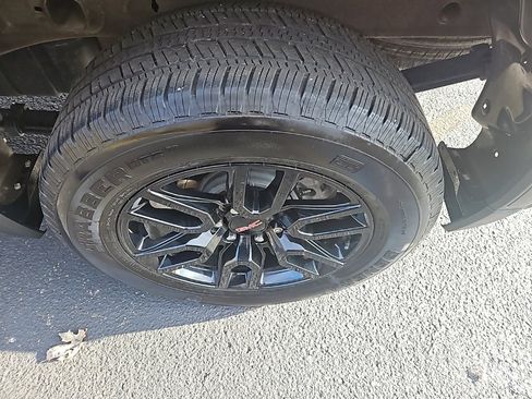 Used 2024 GMC Sierra 1500 Elevation image 12