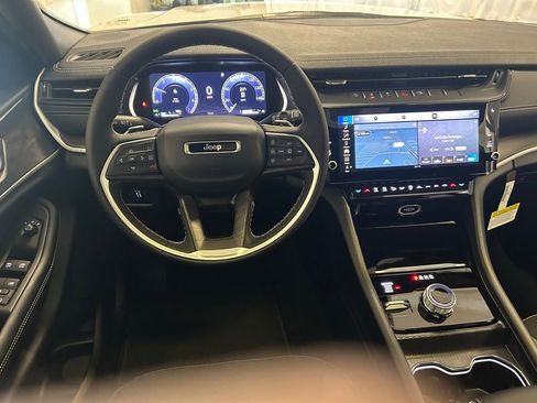 New 2026 Jeep Grand Cherokee Altitude AWD/4WD image 3