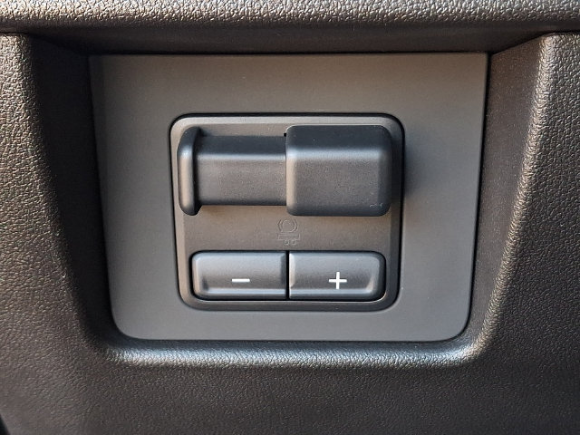 Used 2024 GMC Canyon Elevation w/ Convenience Package AWD/4WD image 9