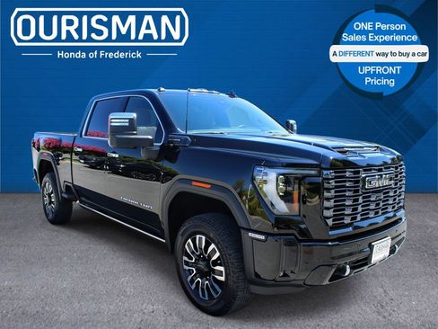 Used 2025 GMC Sierra 3500 Denali Ultimate AWD/4WD image 1