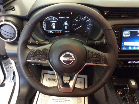 Used 2024 Nissan Kicks SR image 15