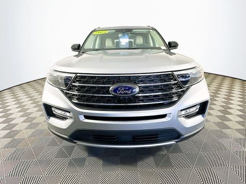 Certified 2024 Ford Explorer XLT w/ Equipment Group 202A AWD/4WD image 5