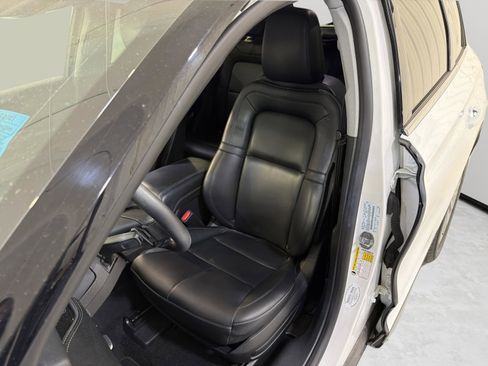 Used 2022 Lincoln Corsair FWD image 9