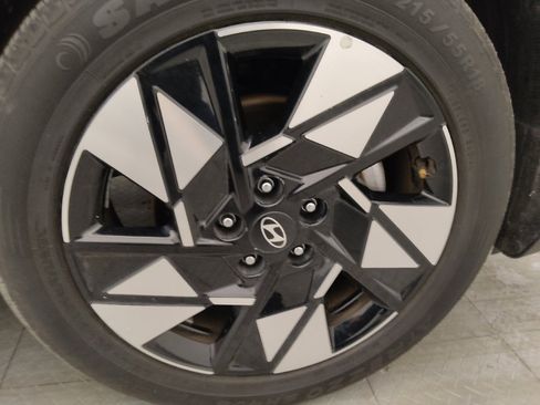 Used 2025 Hyundai Kona SEL FWD image 31
