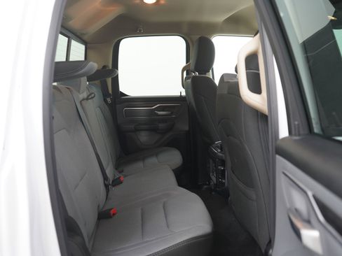 Used 2019 RAM 1500 Big Horn AWD/4WD image 12