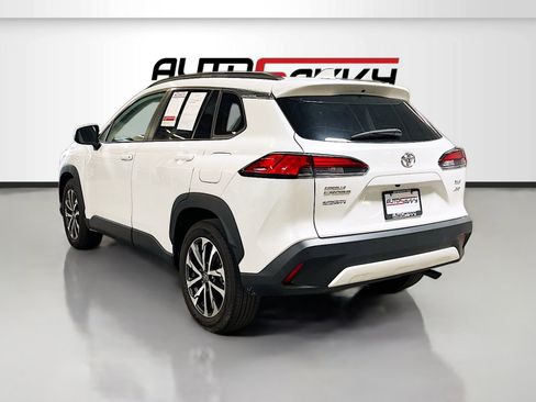 Used 2023 Toyota Corolla Cross XLE w/ Convenience Package AWD/4WD image 5