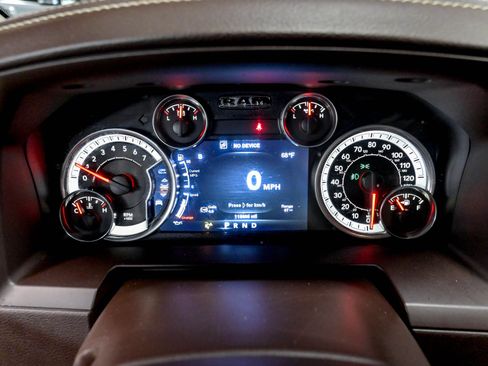 Used 2014 RAM 1500 Laramie w/ Convenience Group RWD image 10