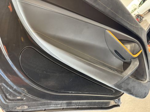 Used 2019 McLaren 720S image 12