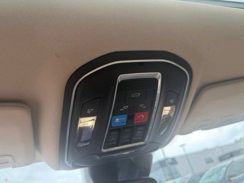 Used 2022 Jeep Grand Cherokee L Limited AWD/4WD image 19
