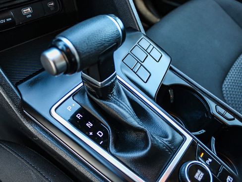 Used 2024 Kia Sportage LX image 19